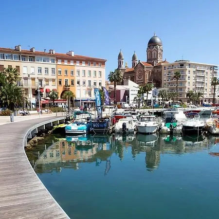 Grand Avec Terrasse Pres De La Lejlighed Saint-Raphaël