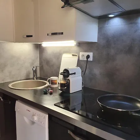 Grand Avec Terrasse Pres De La Apartamento *